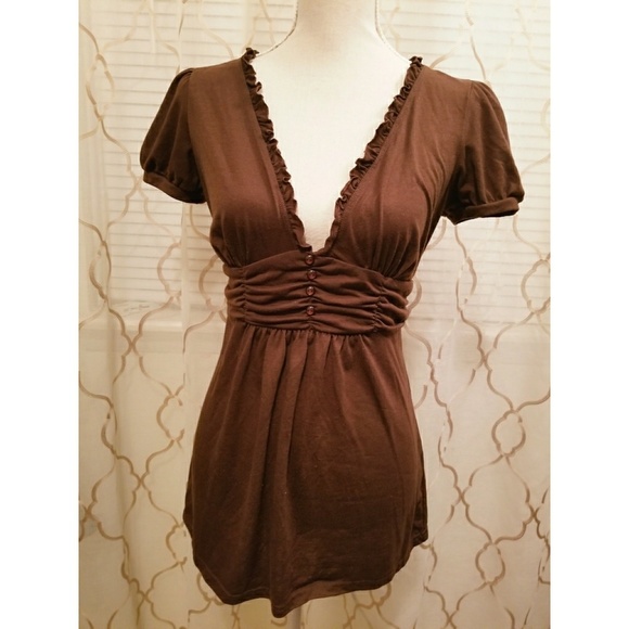 Brown low cut top - Picture 1 of 3